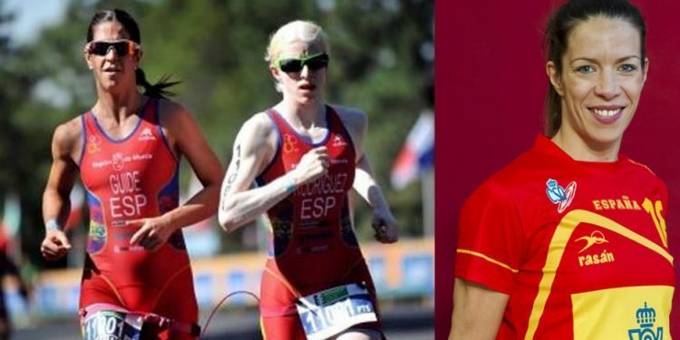 Begoña Fernández, Susana Rodríguez e María Pérez Araújo reciben o recoñecemento de Mudega