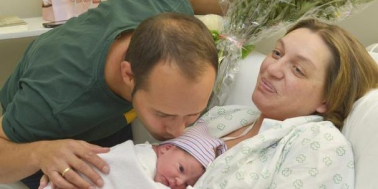 El bono de 100 euros mensuales para bebés puede llegar a unos 1.800 vigueses