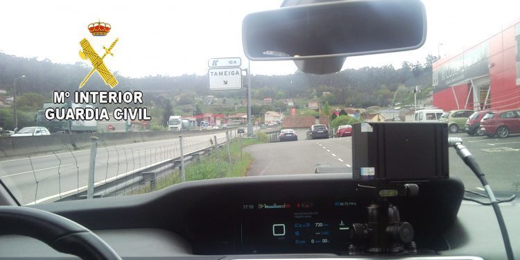 A 183 km/h  en moto por las curvas de Tameiga