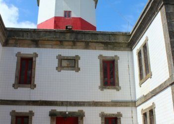 Hotel y museo para el faro de Cabo Silleiro