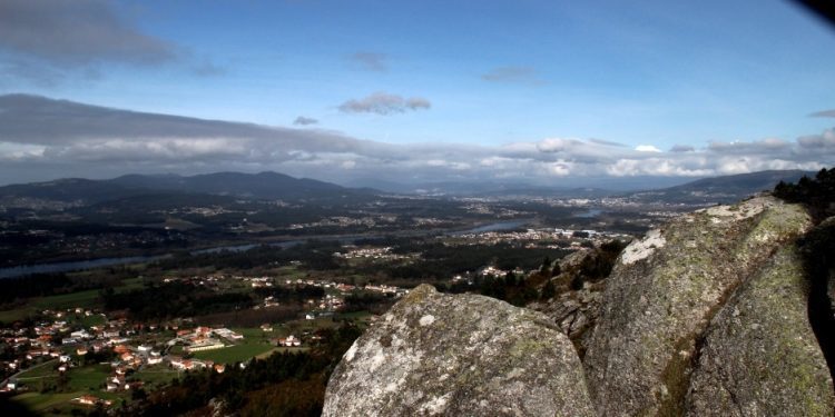 Atopan o cadáver dun mozo desaparecido o domingo no río Miño