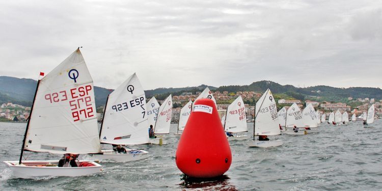 Las tripulaciones de Canido dominan en Baiona