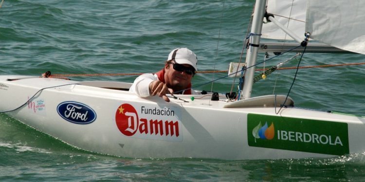 Arturo Montes se clasifica en 2.4mR para Río 2016