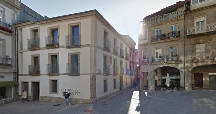 Convocan una concentración en defensa del centro de salud del Casco Vello