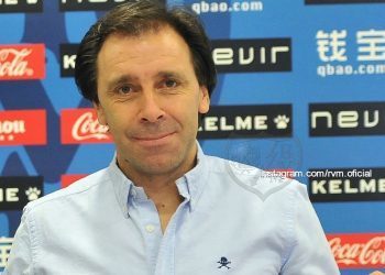 Miñambres abre la puerta de salida en el Rayo