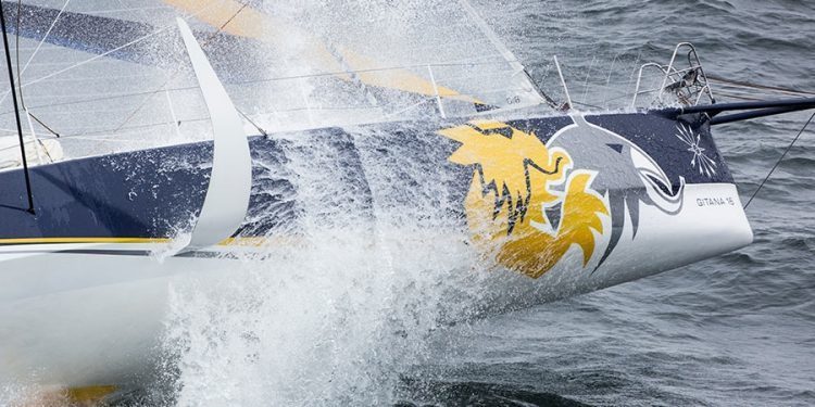 El velero “Edmon de Rotschil” se dirige al puerto de Vigo por avería