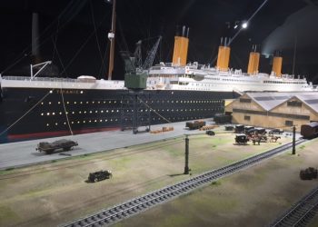 El «Titanic» recala en Vigo