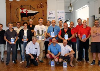 “Alumisel” y “Menudeta” vuelan para ganar la IV Regata Ría de Vigo