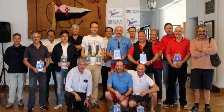 “Alumisel” y “Menudeta” vuelan para ganar la IV Regata Ría de Vigo
