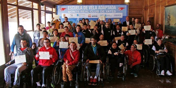 El Monte Real cumple tres años acercando el mar a personas con discapacidad