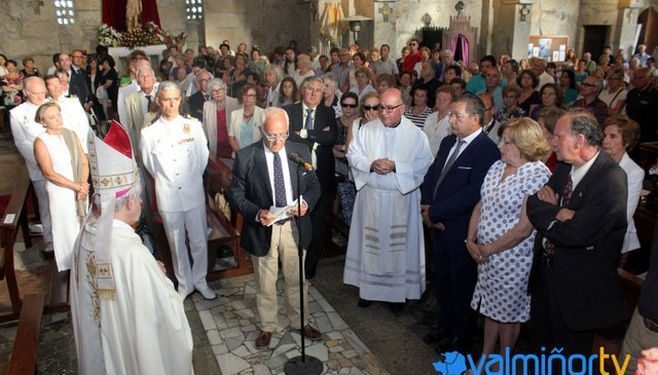 El presidente del Monte Real realizó la tradicional ofrenda del mar en Panxón