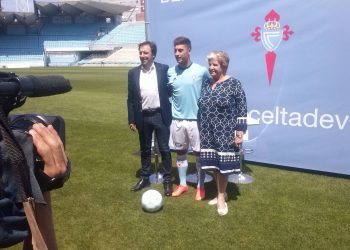 «Vengo al primer equipo de Galicia»