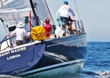 La flota zarpó de Baiona rumbo a Angra do Heroismo