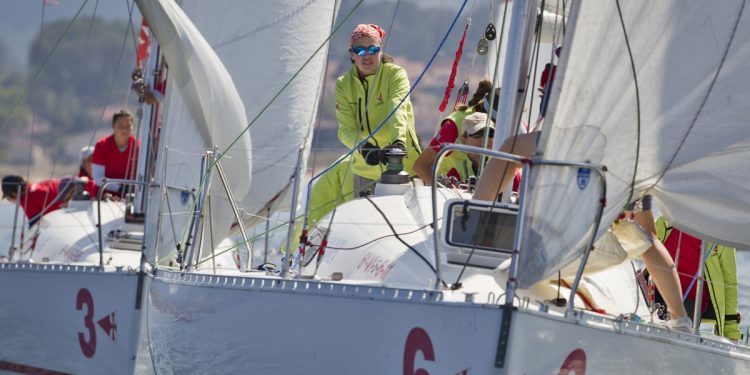 Las mejores tripulaciones femeninas de crucero se citan en Baiona