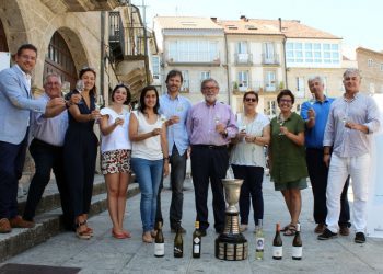 Ribadavia recibe la Copa del Navegante