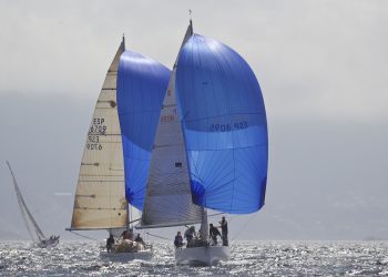 El viento se alía con la salida de la Baiona-Angra