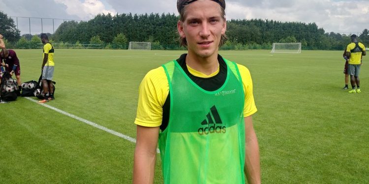 «Lo más probable es que Praet se quede en el Anderlecht»