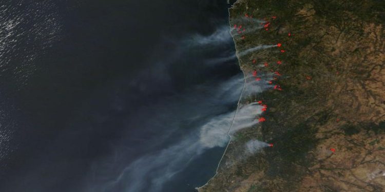 La Nasa capta desde el espacio la ola de incendios en Galicia y Portugal