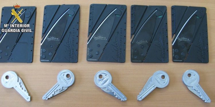 Investigan a un porriñés  por vender armas blancas prohibidas en Facebook