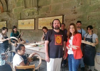 Música no claustro en Tui para achegar a artesanía de Galicia