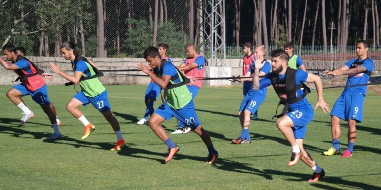 El Estoril, con el excéltico Fabiano y el hijo de Bebeto, concentrado en Mondariz