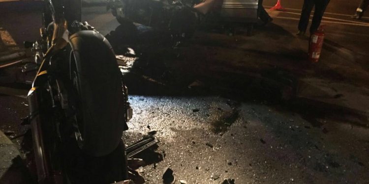 Un piloto, ferido grave ao colidir un coche e unha moto en Tomiño