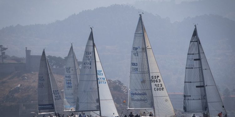«Arroutado» y «Movistar», primeros líderes en Baiona