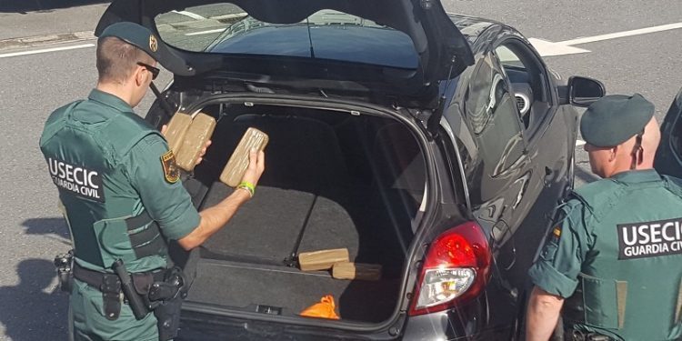 Detenido en el túnel de A Cañiza con tres kilos de heroína en el coche