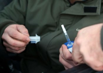 Tráfico denuncia a un ciclista que circulaba ebrio por la vía pública en O Porriño