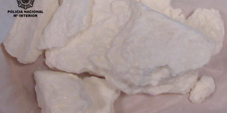 Intenta huir y se enfrenta a los policías tras ser identificado por tráfico de cocaína en Vigo