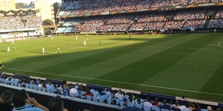 «Mouriño, atende, o Celta non se vende!»