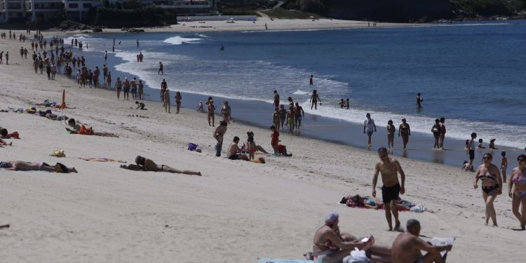 El verano vigués todavía no se acabó; este fin de semana, más playa