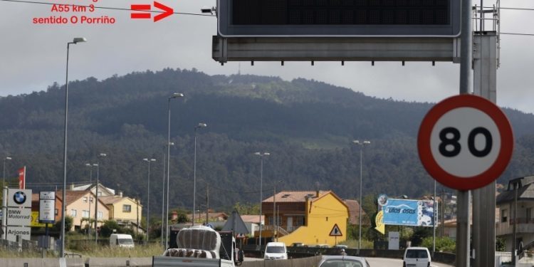 Más de 200 cámaras de la DGT, al menos cinco en Vigo, ya vigilan el uso del cinturón