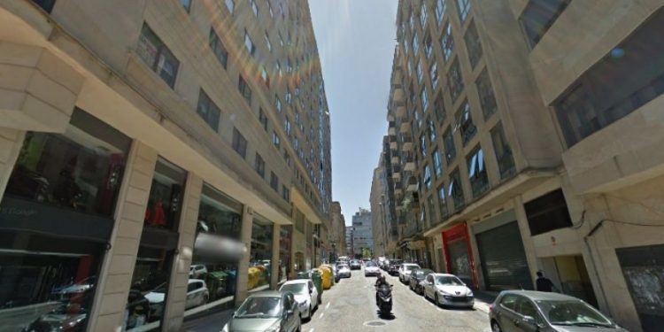 Dos chicas acaban en Urgencias tras enzarzarse en una pelea en una zona de copas de Vigo