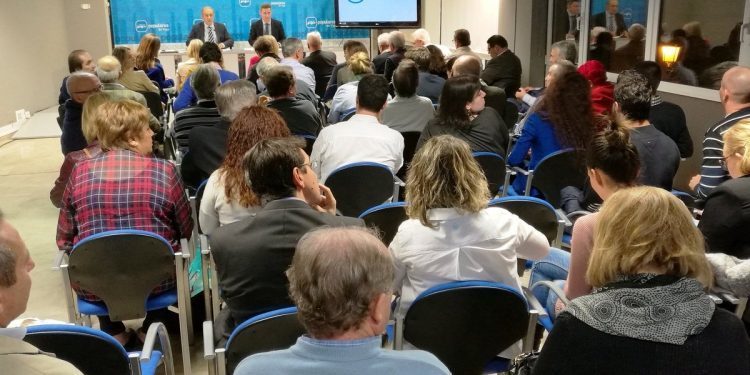 Alta tensión entre barones del PP de Vigo por el congreso local