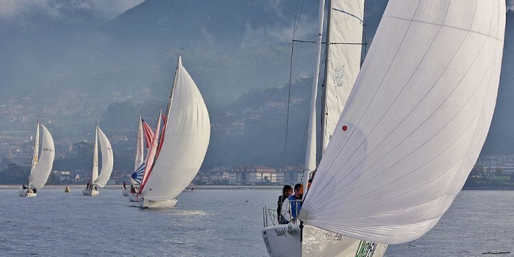 Javier de la Gándara consolida su liderato en el Trofeo Banco Sabadell Clase J80