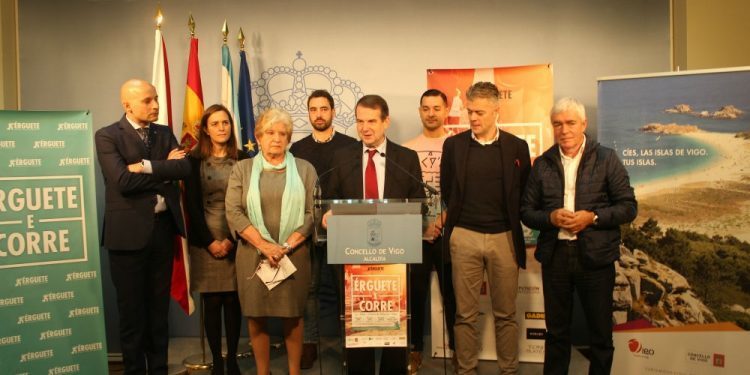 A carreira solidaria ‘Érguete e corre’ percorrerá este domingo o centro de Vigo