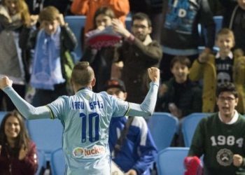 Iago Aspas destroza la muralla del Granada en un partido con un pequeño susto final