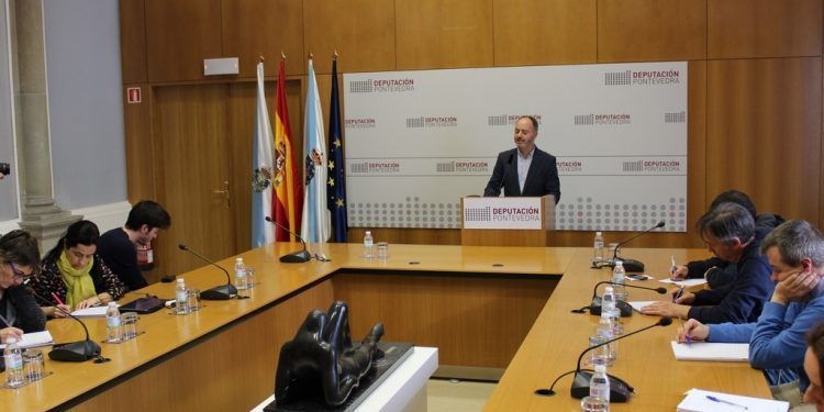 A Deputación contrata a construción do campo de fútbol de herba sintética de Salvaterra