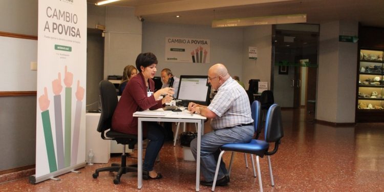 Casi 2.500 personas solicitan el cambio a Povisa