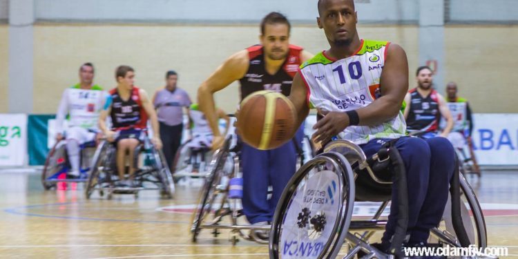 El Amfiv hizo los deberes antes del descanso ante el Zuzenak y aseguró su billete para la Copa