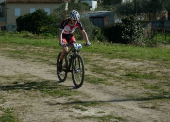 El Club Ciclista Rías Baixas amplía su plantilla con Brais Sendín