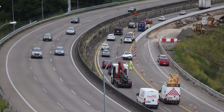 O Parlamento Galego reclama a Fomento e Audasa pantallas antiruído nas obras da AP9