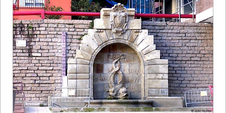 Fuente de los dragones