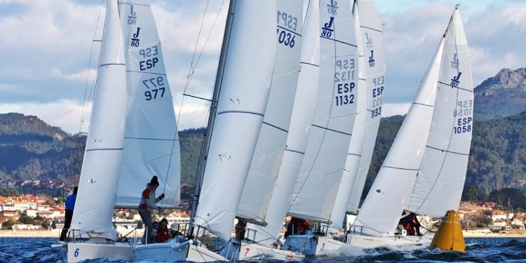 Victoria de Javier de la Gándara en el estreno en Baiona de la Liga de Invierno