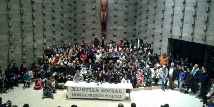 Peche solidario en Coia para reclamar a absolución do activista Diego Lores