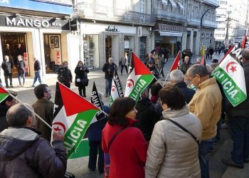 Concentración solidaria en Vigo cos activistas saharauís xulgados por Marrocos