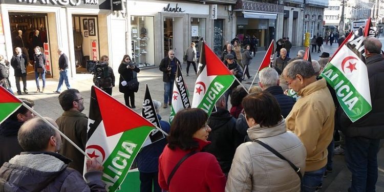 Concentración solidaria en Vigo cos activistas saharauís xulgados por Marrocos