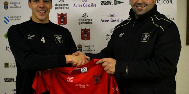 O vigués Javi González abandona o Coruxo e firma polo Choco