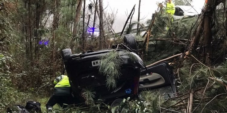 Herido un conductor al precipitarse con su vehículo desde la VG20